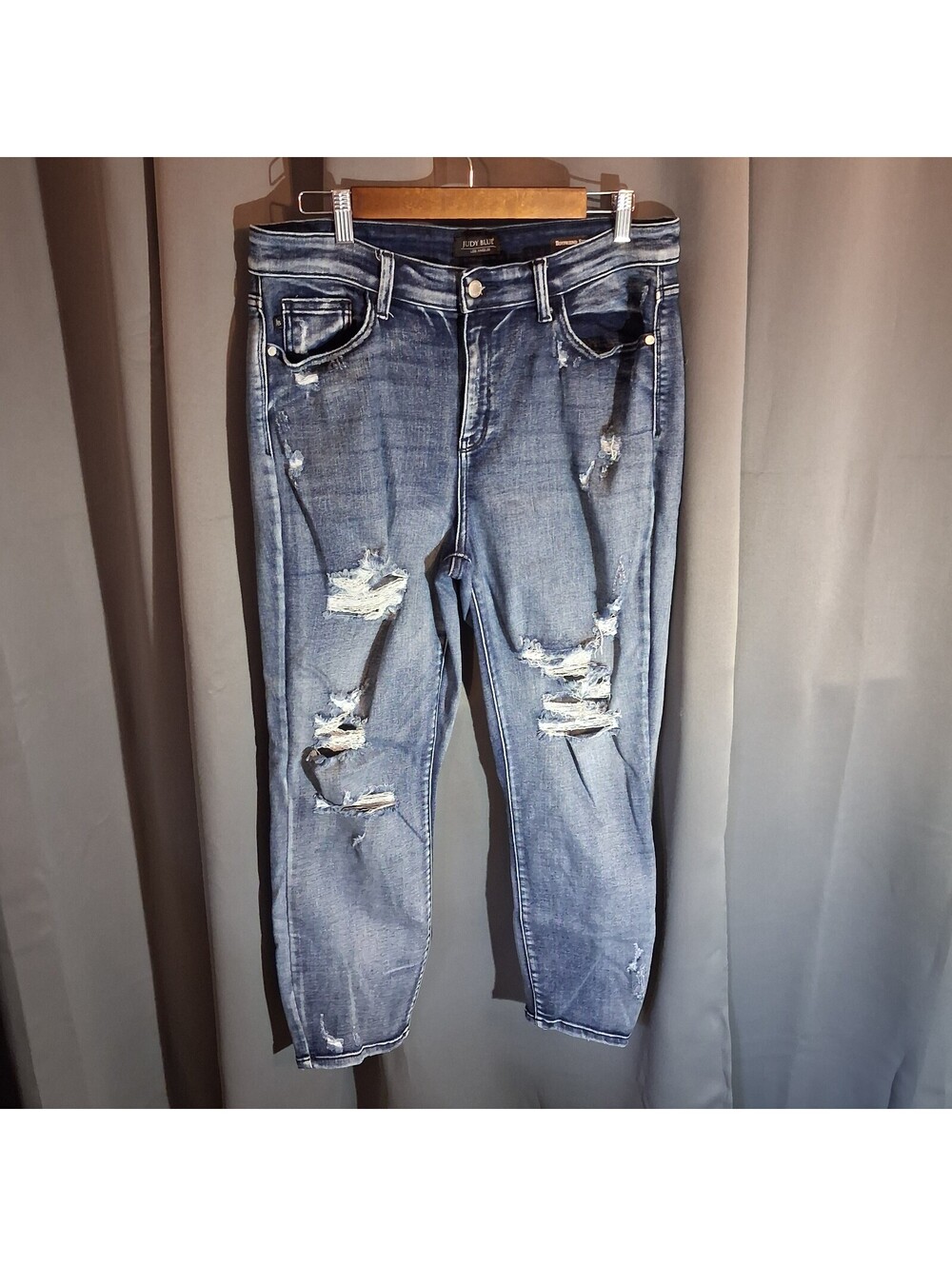 Judy Blue Boyfriend Fit Distressed Blue Jeans Size 15/32